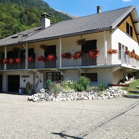 Toutou 12/14 Personnes Chalet